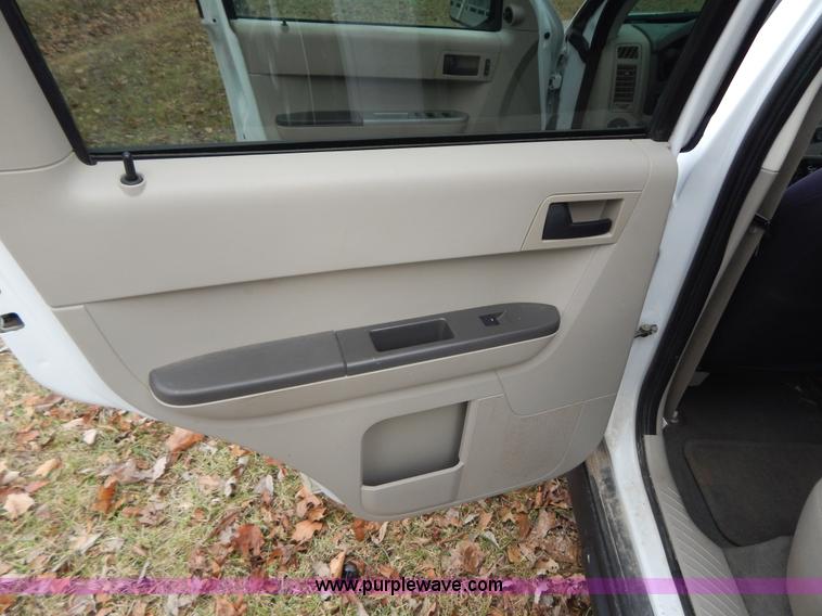 image for item H3887 2008 Ford Escape XLT SUV
