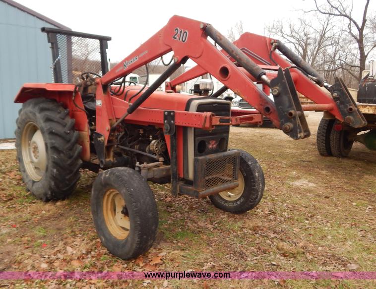 image for item H3889 Massey-Ferguson 231 tractor