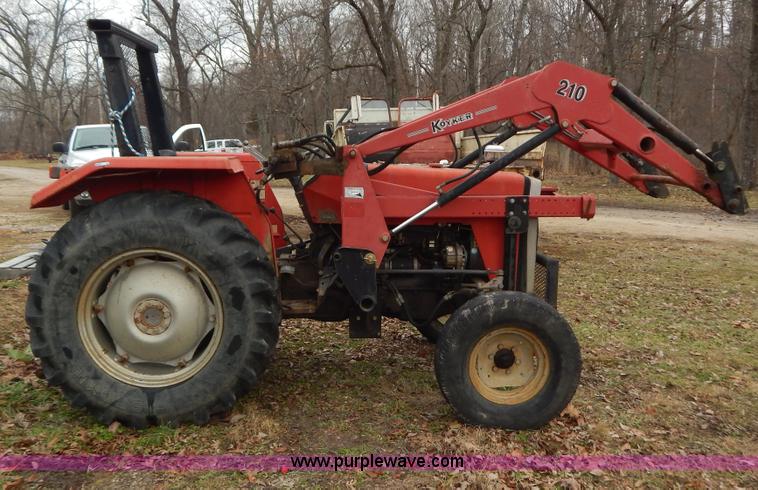 image for item H3889 Massey-Ferguson 231 tractor