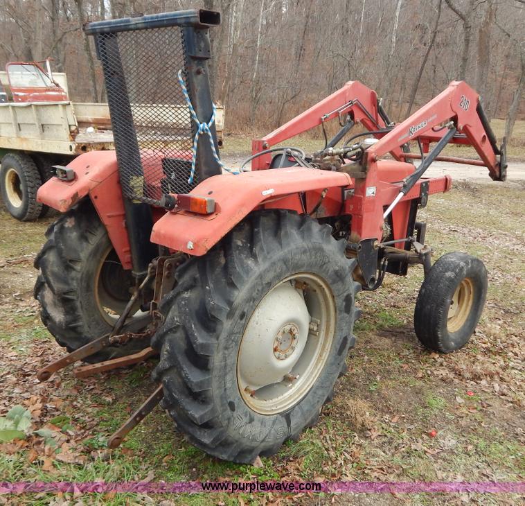 image for item H3889 Massey-Ferguson 231 tractor
