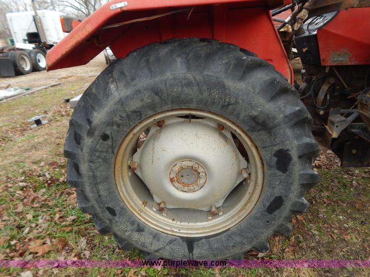 image for item H3889 Massey-Ferguson 231 tractor