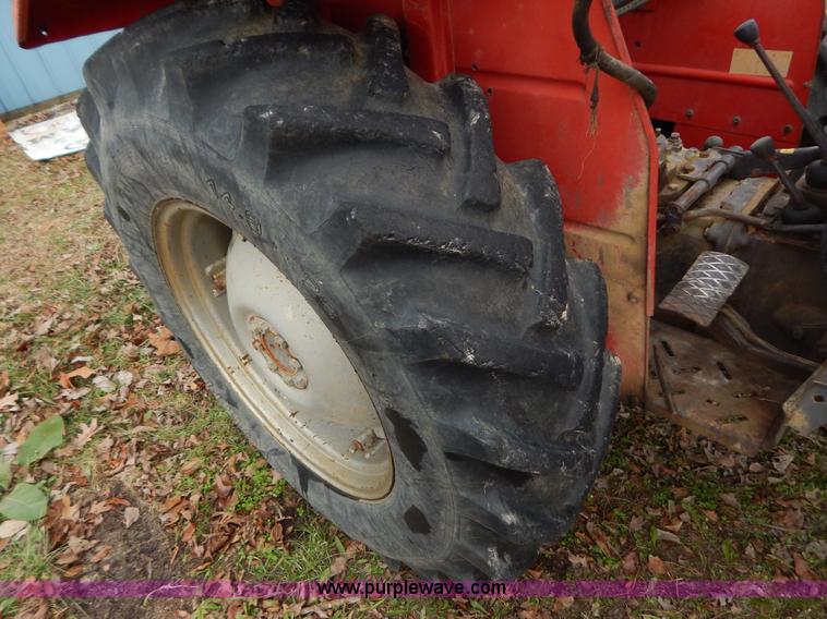 image for item H3889 Massey-Ferguson 231 tractor