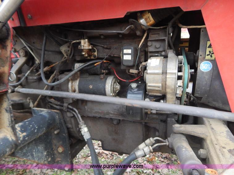 image for item H3889 Massey-Ferguson 231 tractor