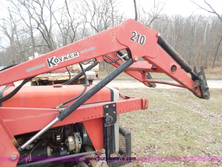 image for item H3889 Massey-Ferguson 231 tractor