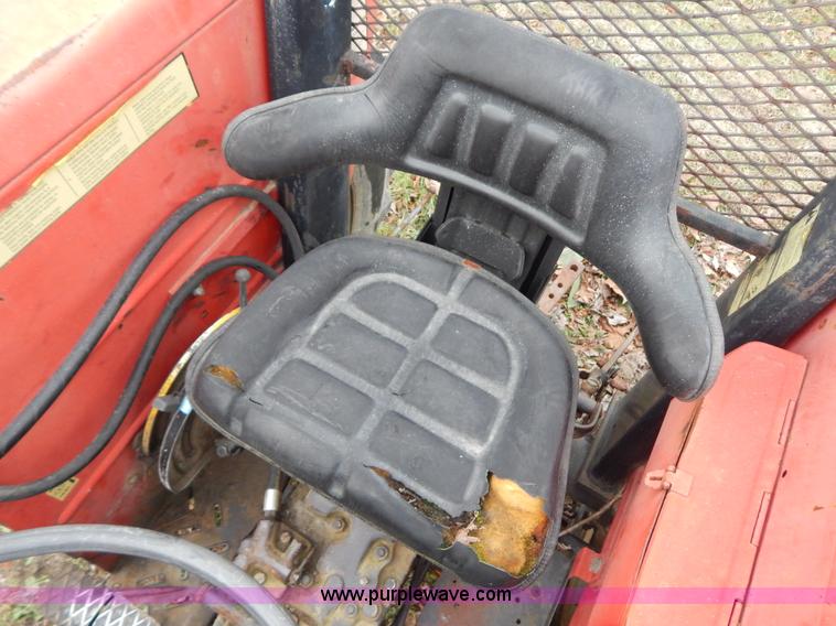 image for item H3889 Massey-Ferguson 231 tractor