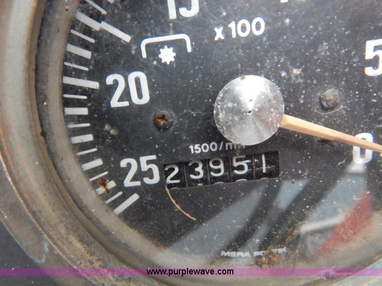 image for item H3889 Massey-Ferguson 231 tractor