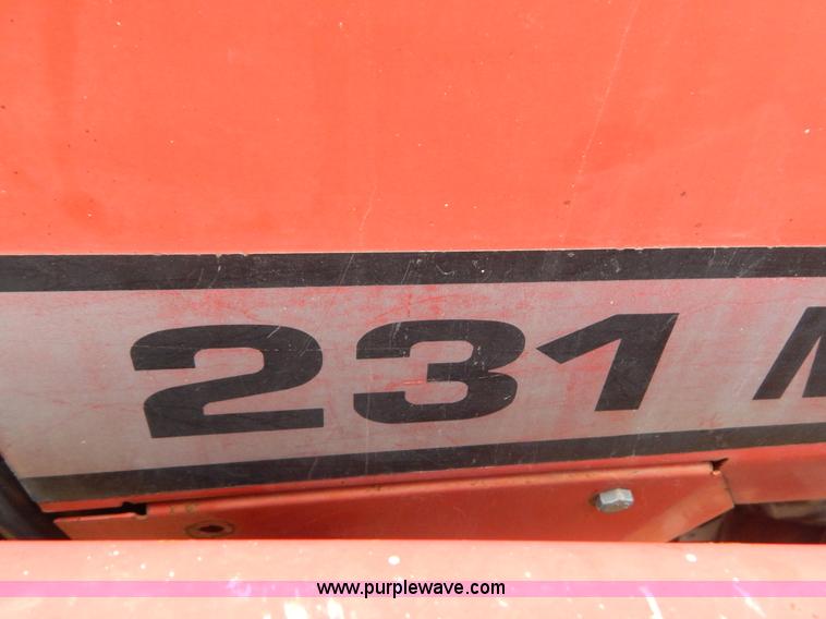 image for item H3889 Massey-Ferguson 231 tractor