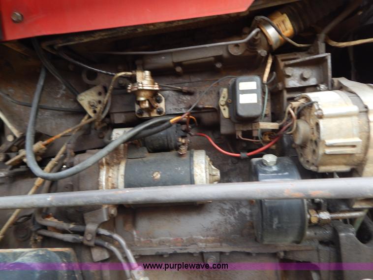 image for item H3889 Massey-Ferguson 231 tractor