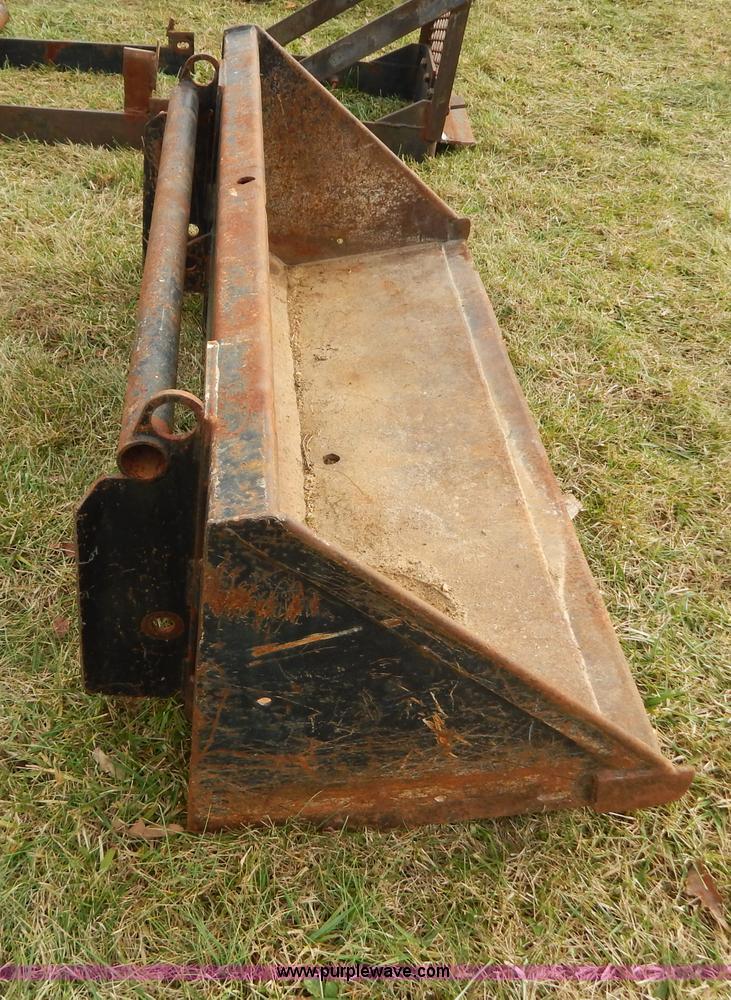 image for item H3889 Massey-Ferguson 231 tractor