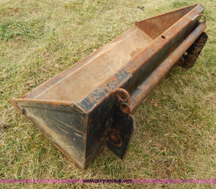 image for item H3889 Massey-Ferguson 231 tractor