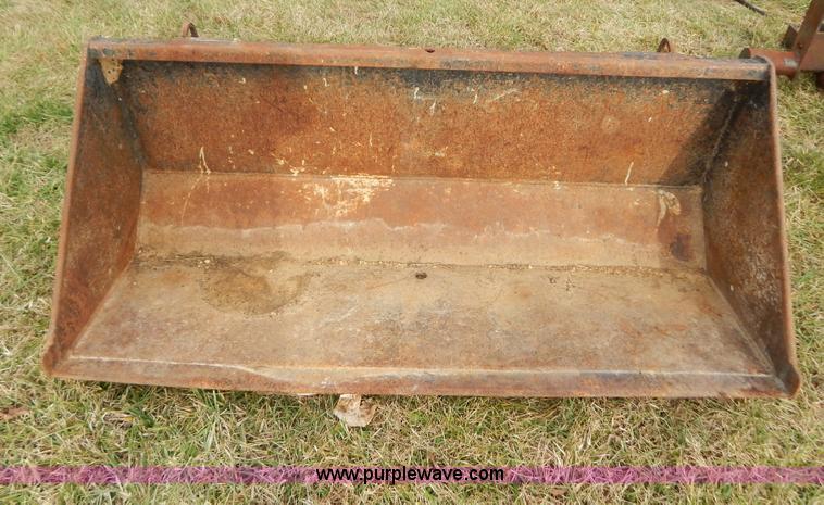 image for item H3889 Massey-Ferguson 231 tractor