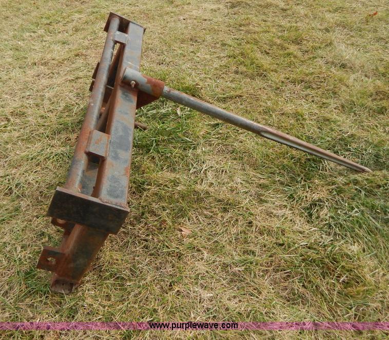 image for item H3889 Massey-Ferguson 231 tractor