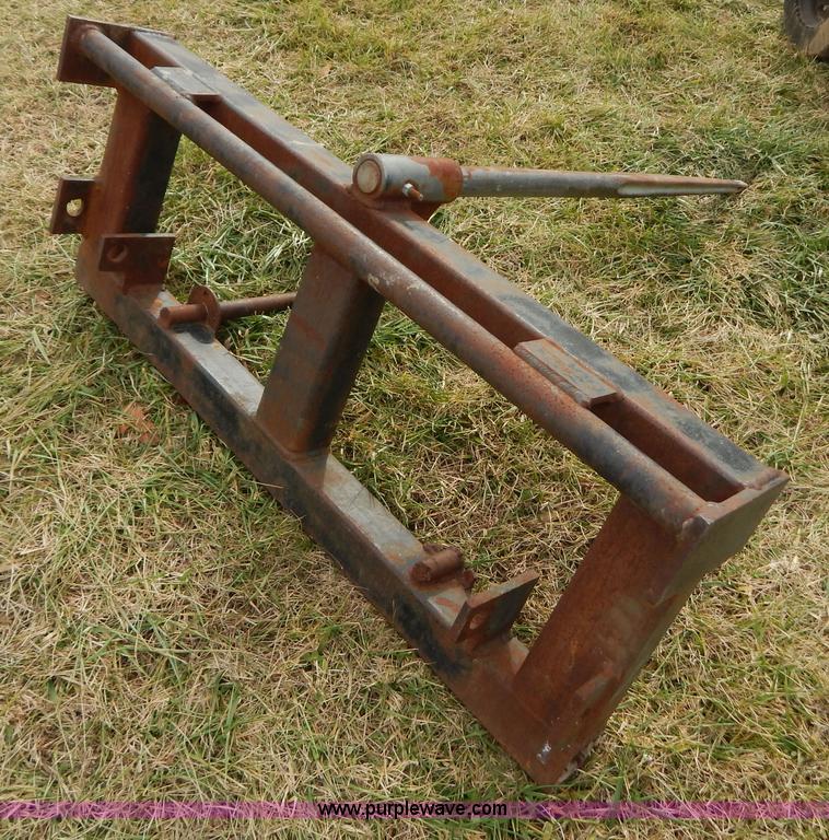 image for item H3889 Massey-Ferguson 231 tractor