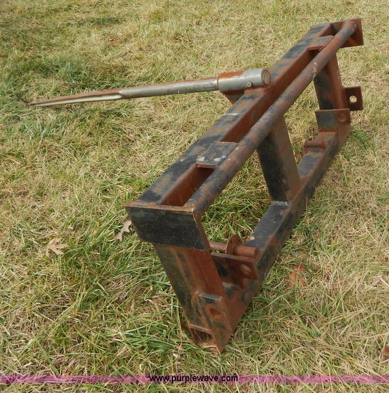 image for item H3889 Massey-Ferguson 231 tractor