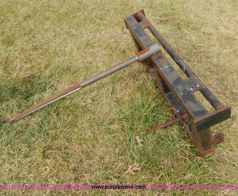 image for item H3889 Massey-Ferguson 231 tractor