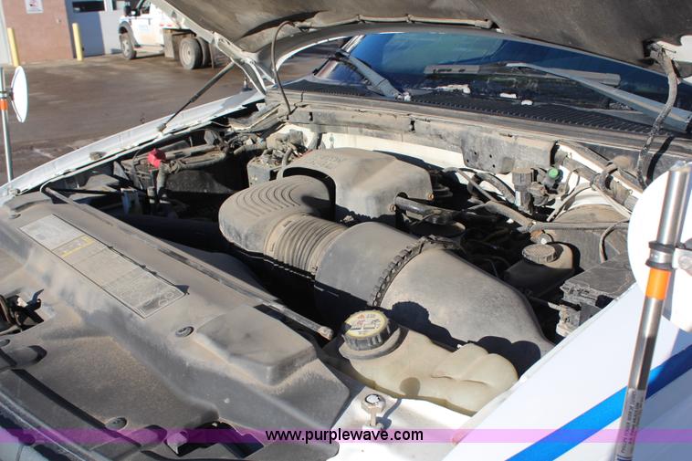 image for item H7780 2003 Ford F150 XL pickup truck