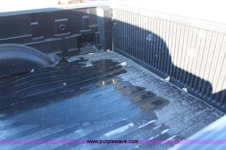 image for item H7780 2003 Ford F150 XL pickup truck