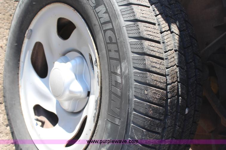 image for item H7780 2003 Ford F150 XL pickup truck