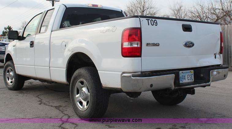 image for item H7784 2007 Ford F150 XLT SuperCab pickup truck