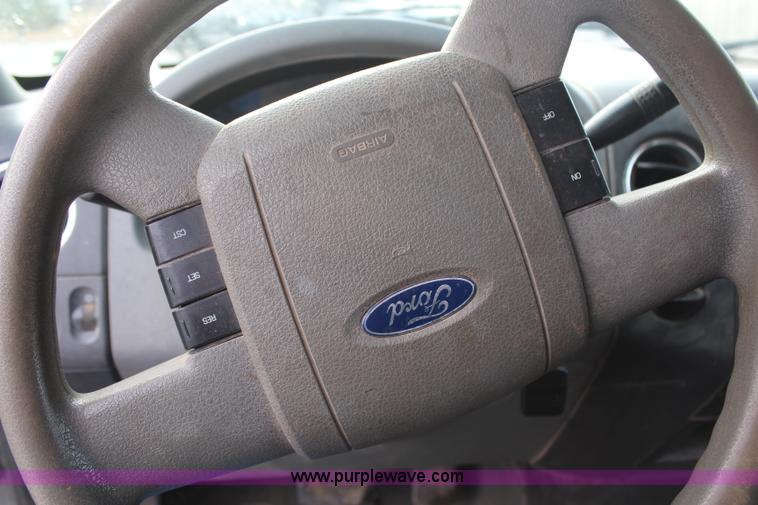 image for item H7784 2007 Ford F150 XLT SuperCab pickup truck