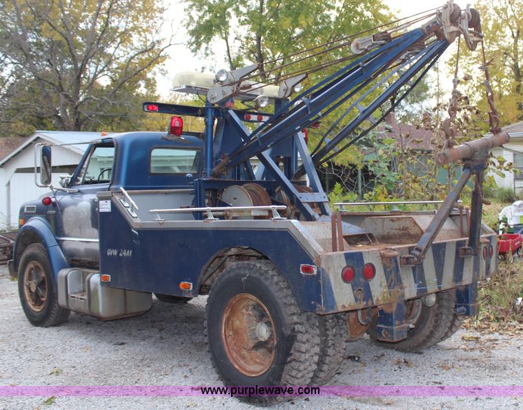 image for item H7949 1972 Chevrolet C60 wrecker truck