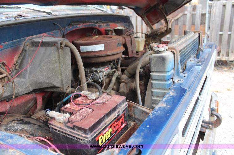 image for item H7949 1972 Chevrolet C60 wrecker truck