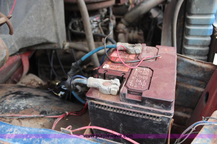 image for item H7949 1972 Chevrolet C60 wrecker truck