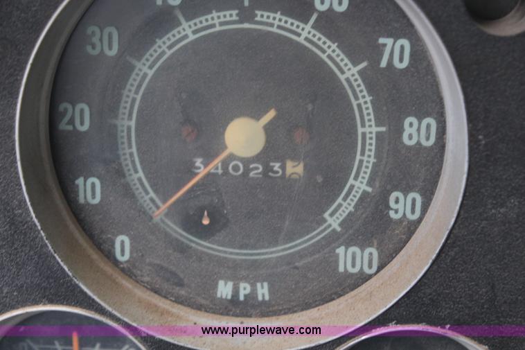 image for item H7949 1972 Chevrolet C60 wrecker truck