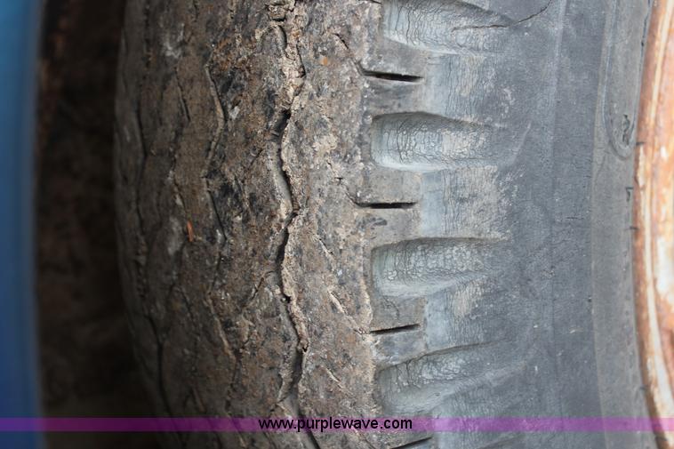 image for item H7949 1972 Chevrolet C60 wrecker truck