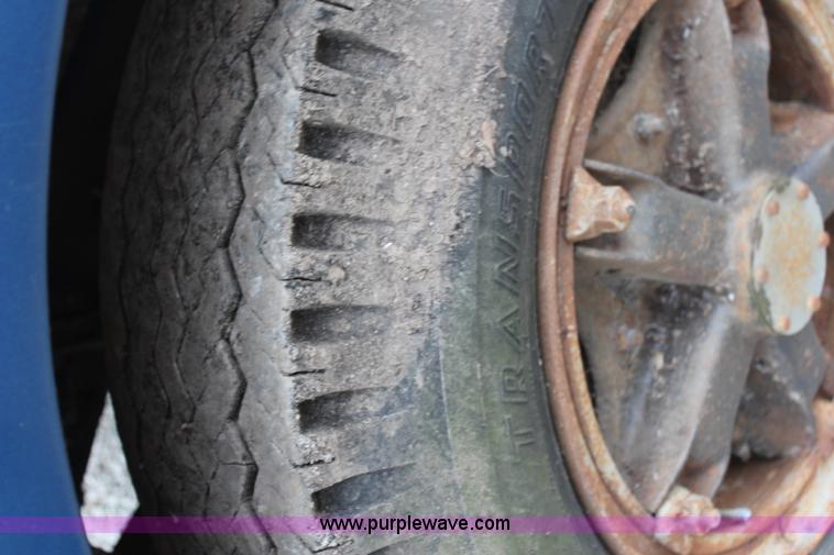 image for item H7949 1972 Chevrolet C60 wrecker truck