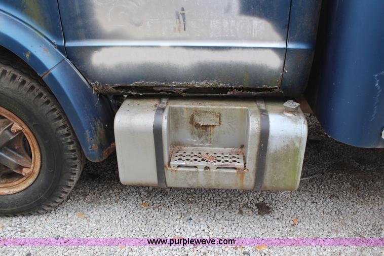 image for item H7949 1972 Chevrolet C60 wrecker truck