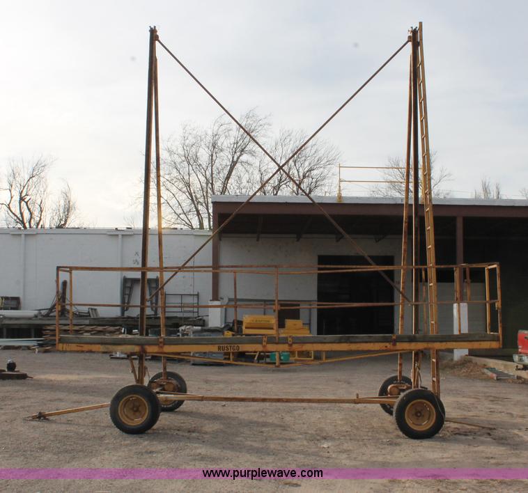 image for item H8351 Rustgo 195 mobile work platform