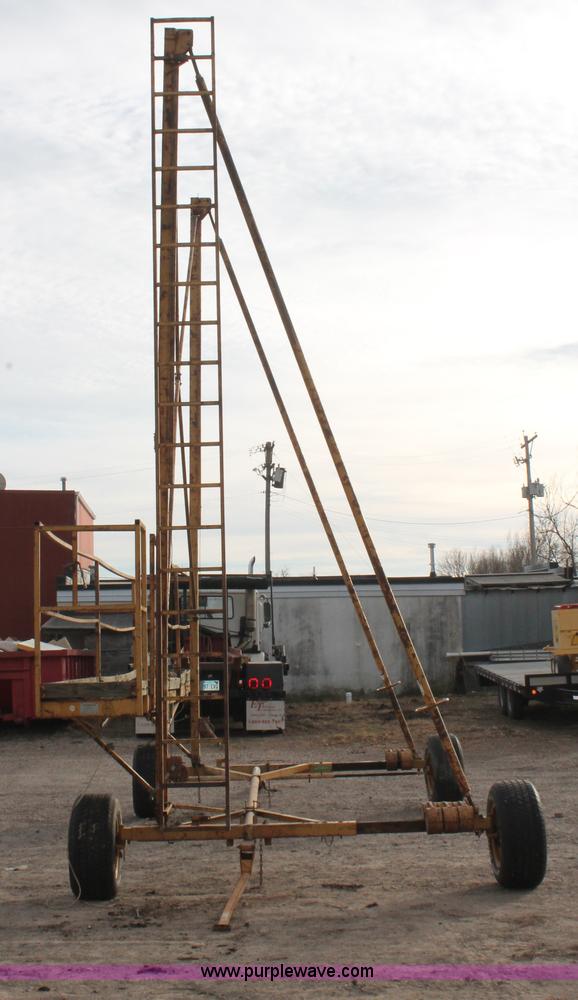 image for item H8351 Rustgo 195 mobile work platform