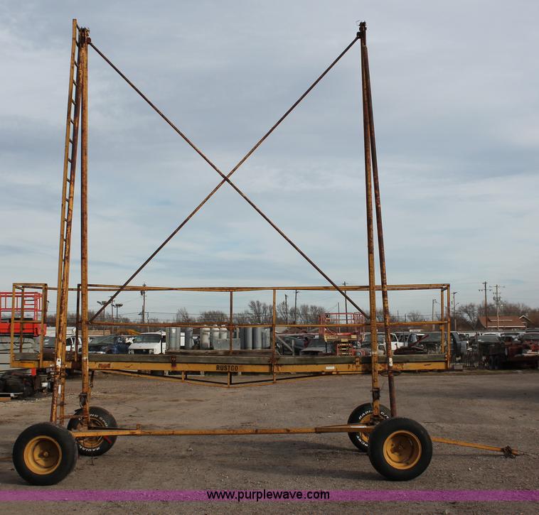 image for item H8351 Rustgo 195 mobile work platform