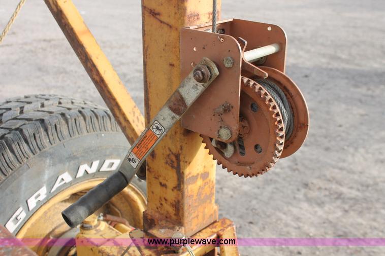 image for item H8351 Rustgo 195 mobile work platform