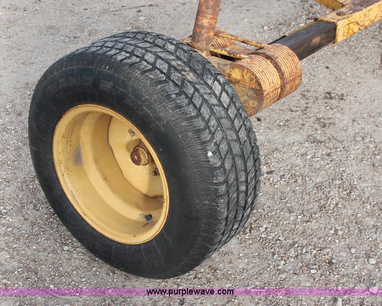 image for item H8351 Rustgo 195 mobile work platform