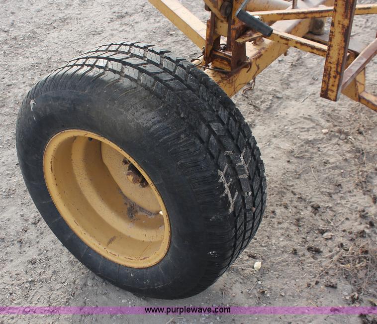 image for item H8351 Rustgo 195 mobile work platform