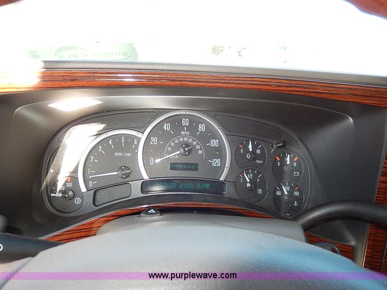 image for item H9594 2004 Cadillac Escalade ESV SUV