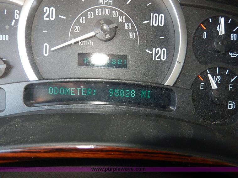 image for item H9594 2004 Cadillac Escalade ESV SUV