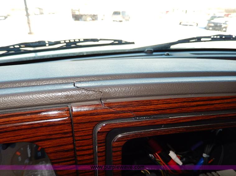 image for item H9594 2004 Cadillac Escalade ESV SUV