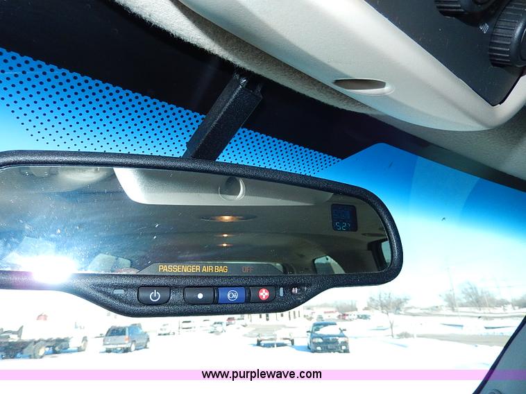 image for item H9594 2004 Cadillac Escalade ESV SUV