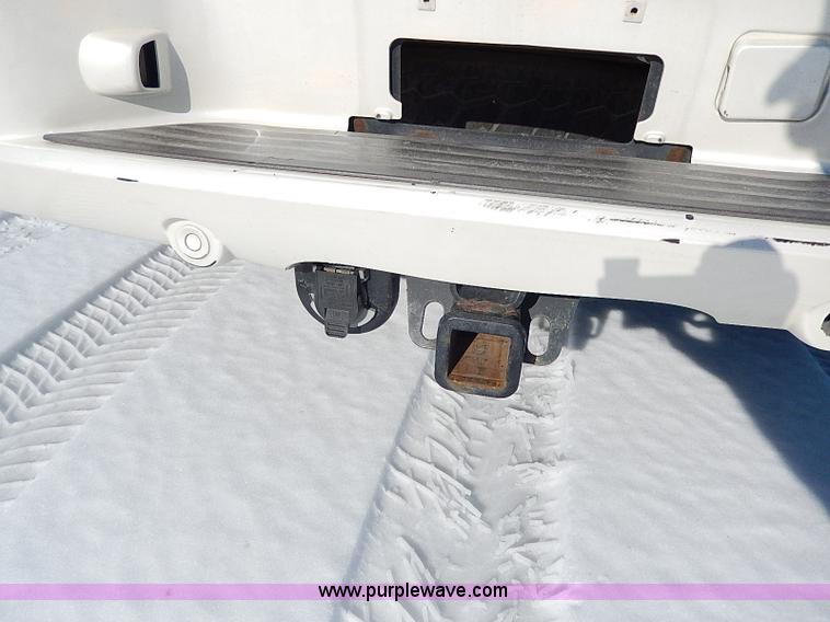 image for item H9594 2004 Cadillac Escalade ESV SUV