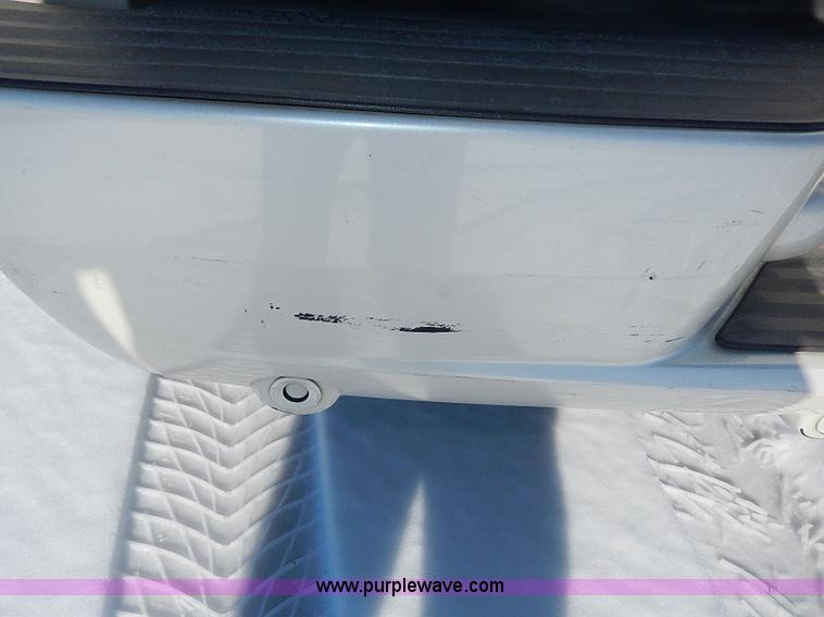 image for item H9594 2004 Cadillac Escalade ESV SUV