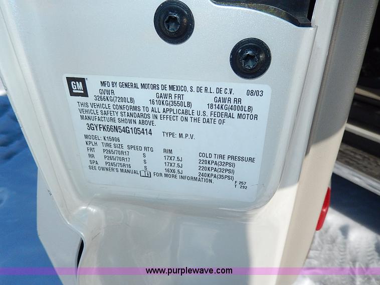 image for item H9594 2004 Cadillac Escalade ESV SUV