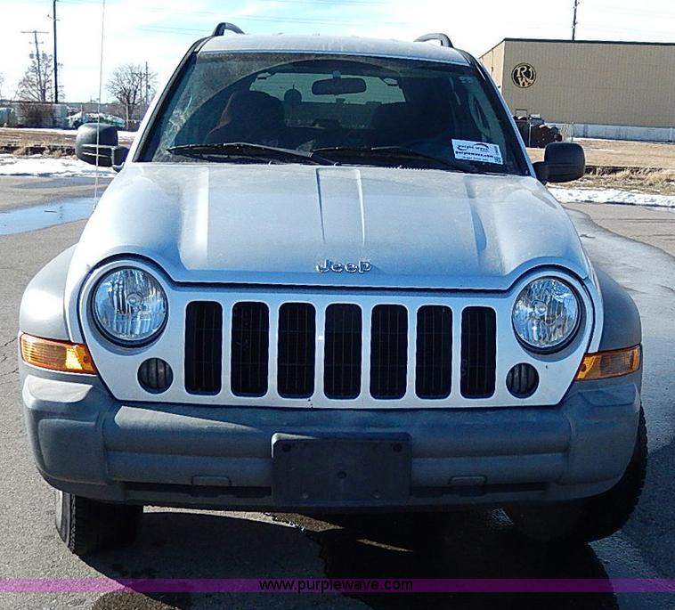 image for item I9459 2005 Jeep Liberty SUV