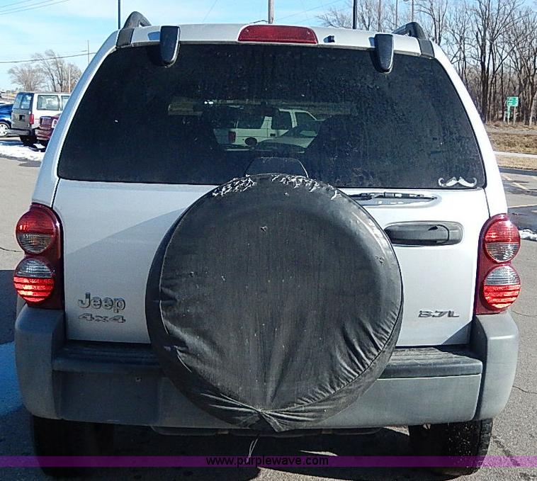 image for item I9459 2005 Jeep Liberty SUV