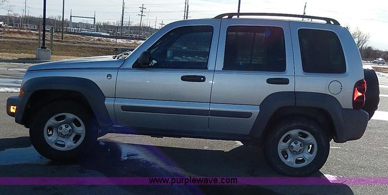 image for item I9459 2005 Jeep Liberty SUV