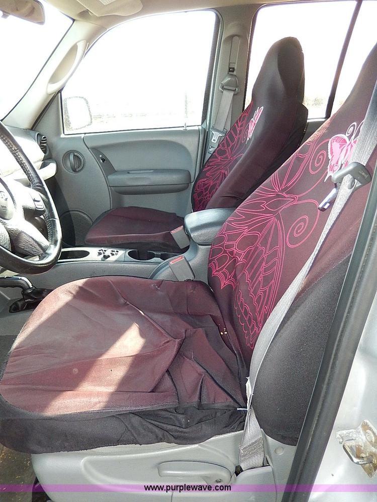 image for item I9459 2005 Jeep Liberty SUV