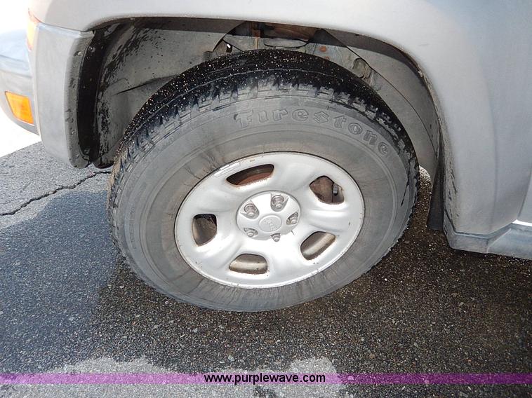 image for item I9459 2005 Jeep Liberty SUV