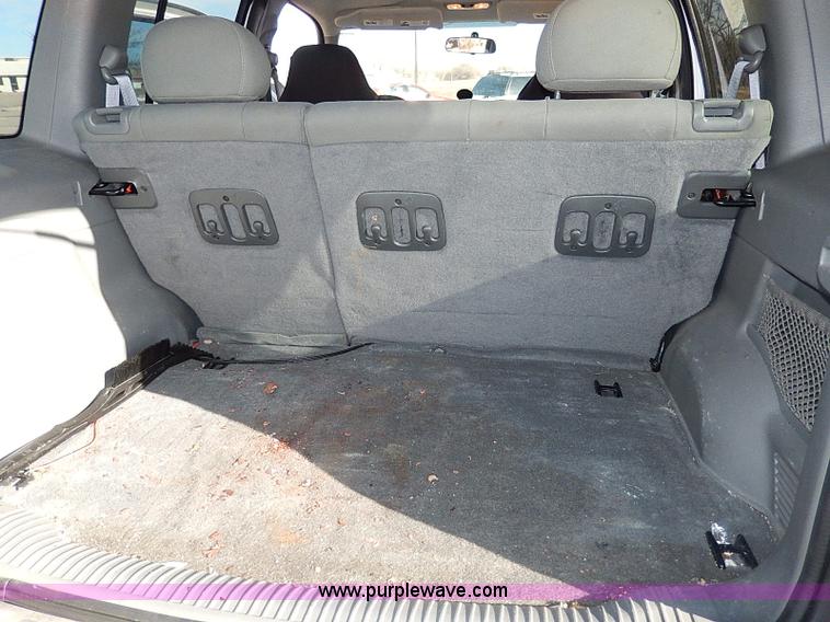 image for item I9459 2005 Jeep Liberty SUV